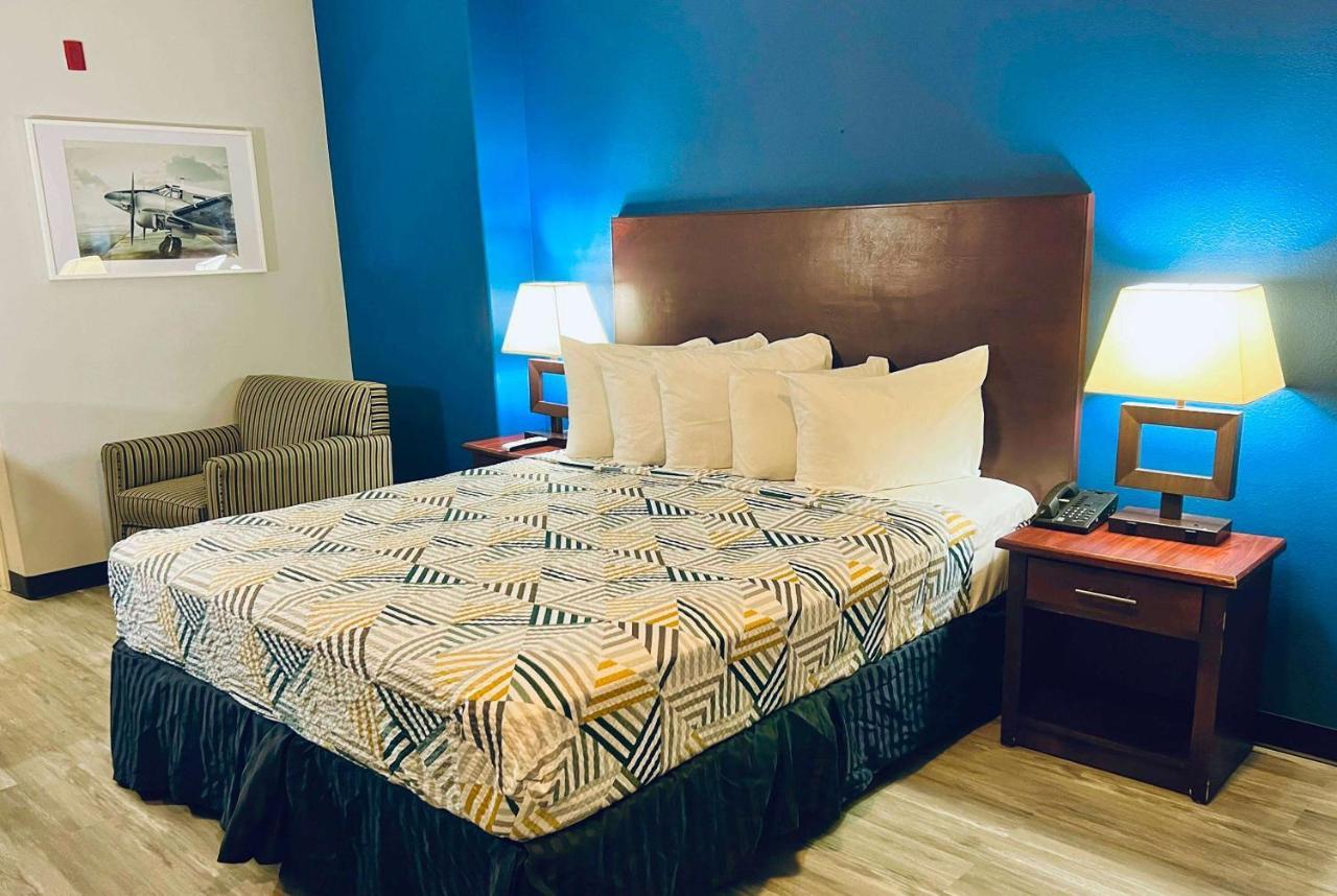 Baymont By Wyndham Ridgecrest Μοτέλ Εξωτερικό φωτογραφία